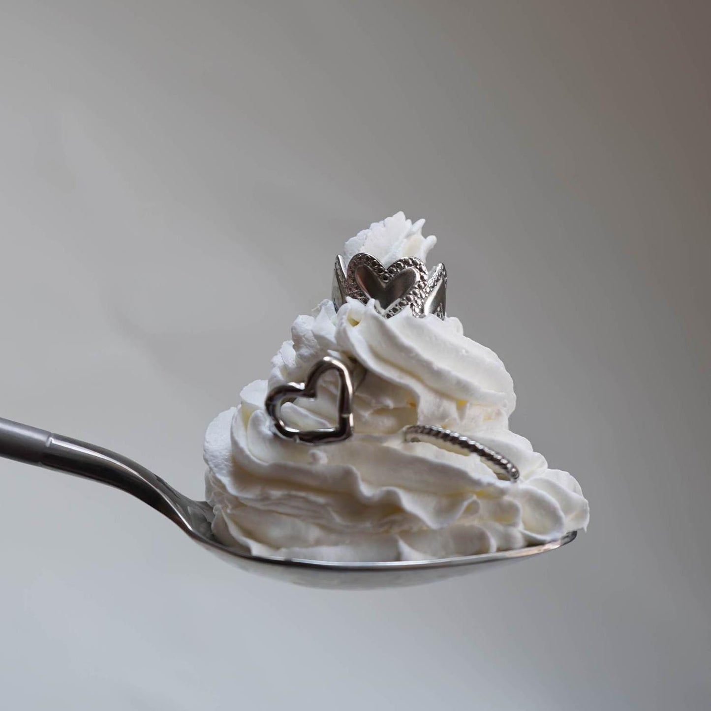 
                  
                    ツイストオープンリング
                  
                