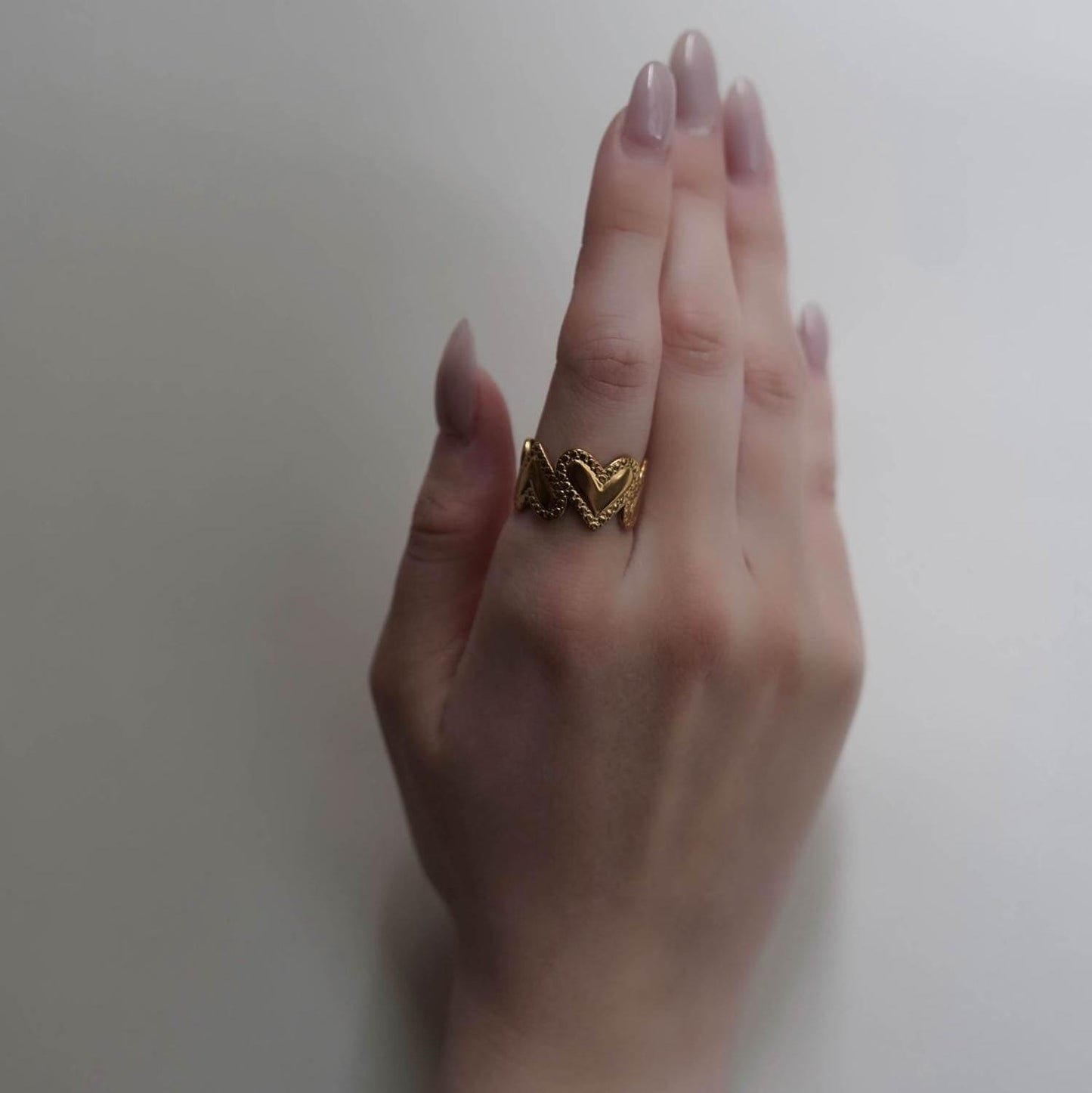 
                  
                    ハートオープンリング
                  
                