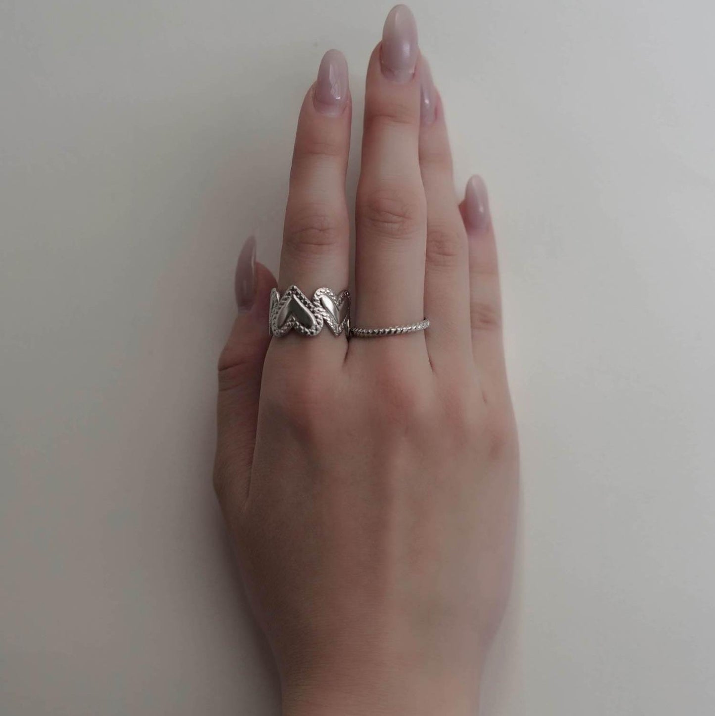 
                  
                    ツイストオープンリング
                  
                