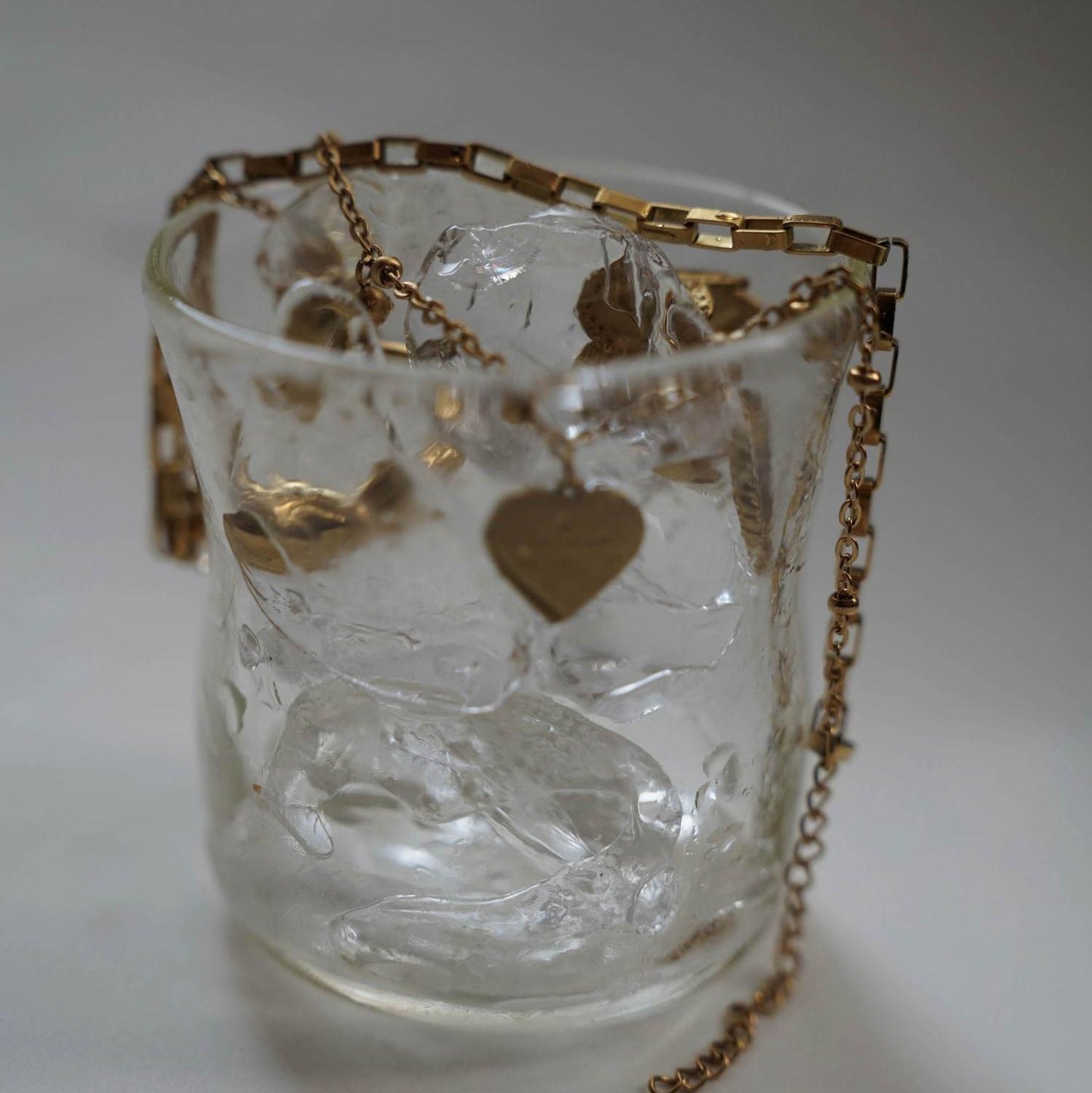 
                  
                    ハートチャーム2連ブレスレット
                  
                