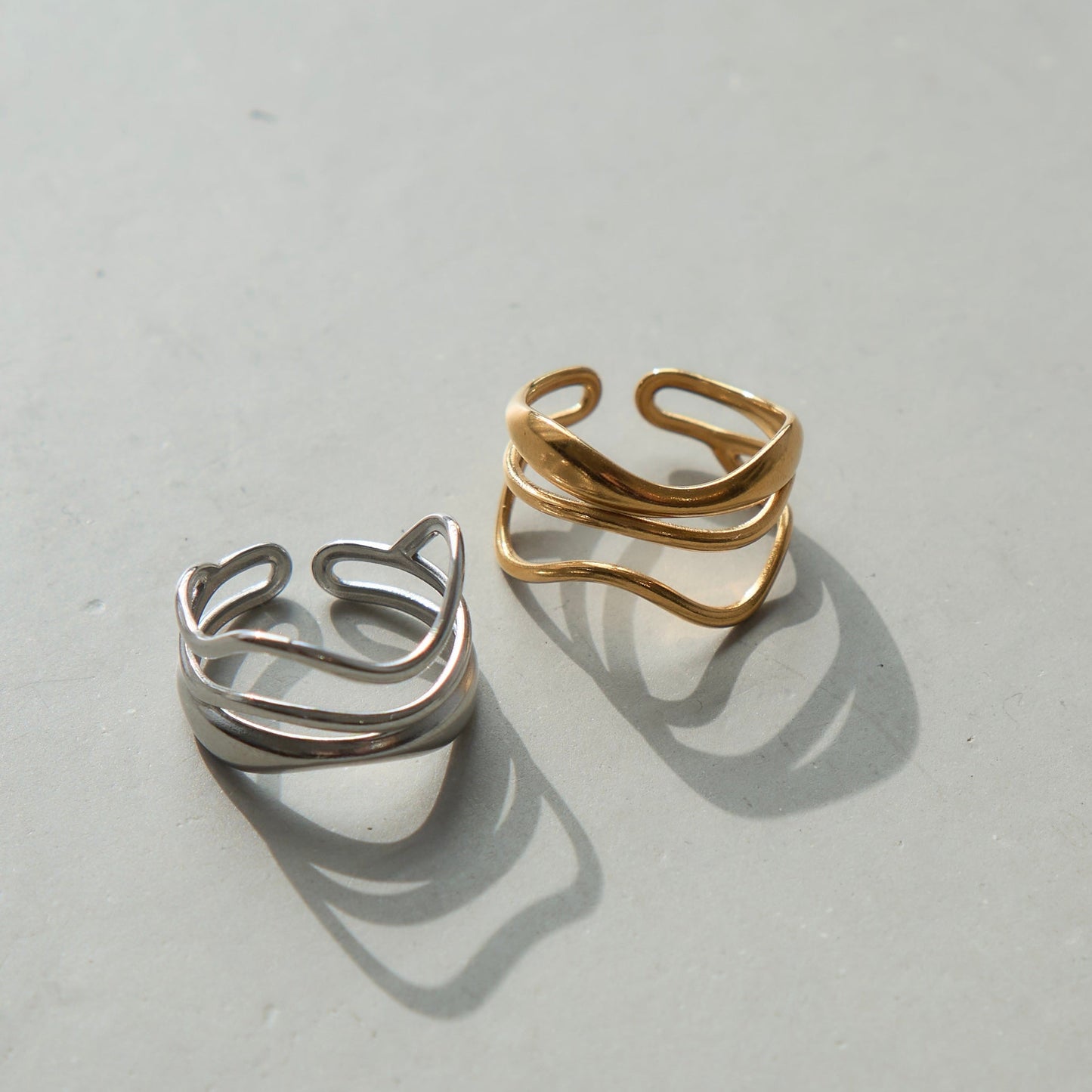 
                  
                    マルチラインリング【AKB48 千葉恵里さん着用】
                  
                