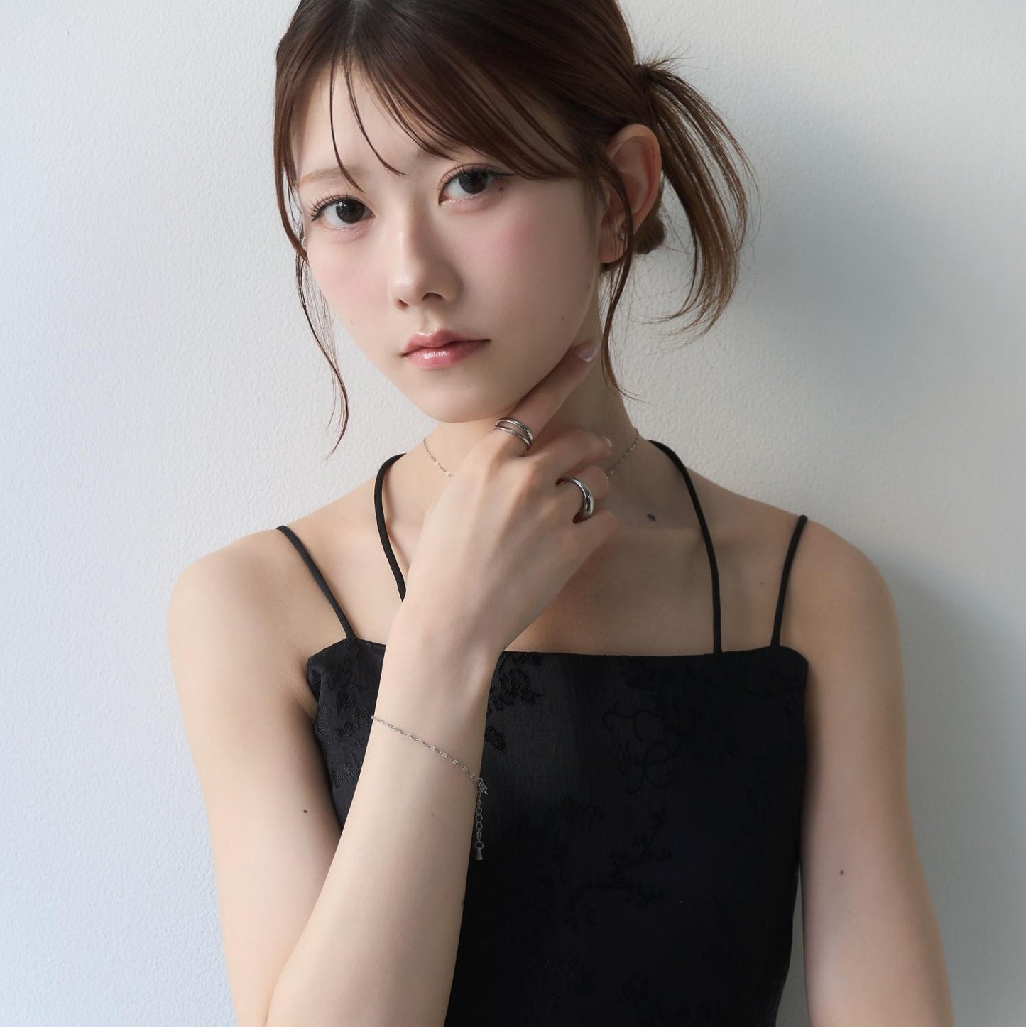 
                  
                    ペタルチェーンブレスレット【AKB48 千葉恵里さん着用】
                  
                