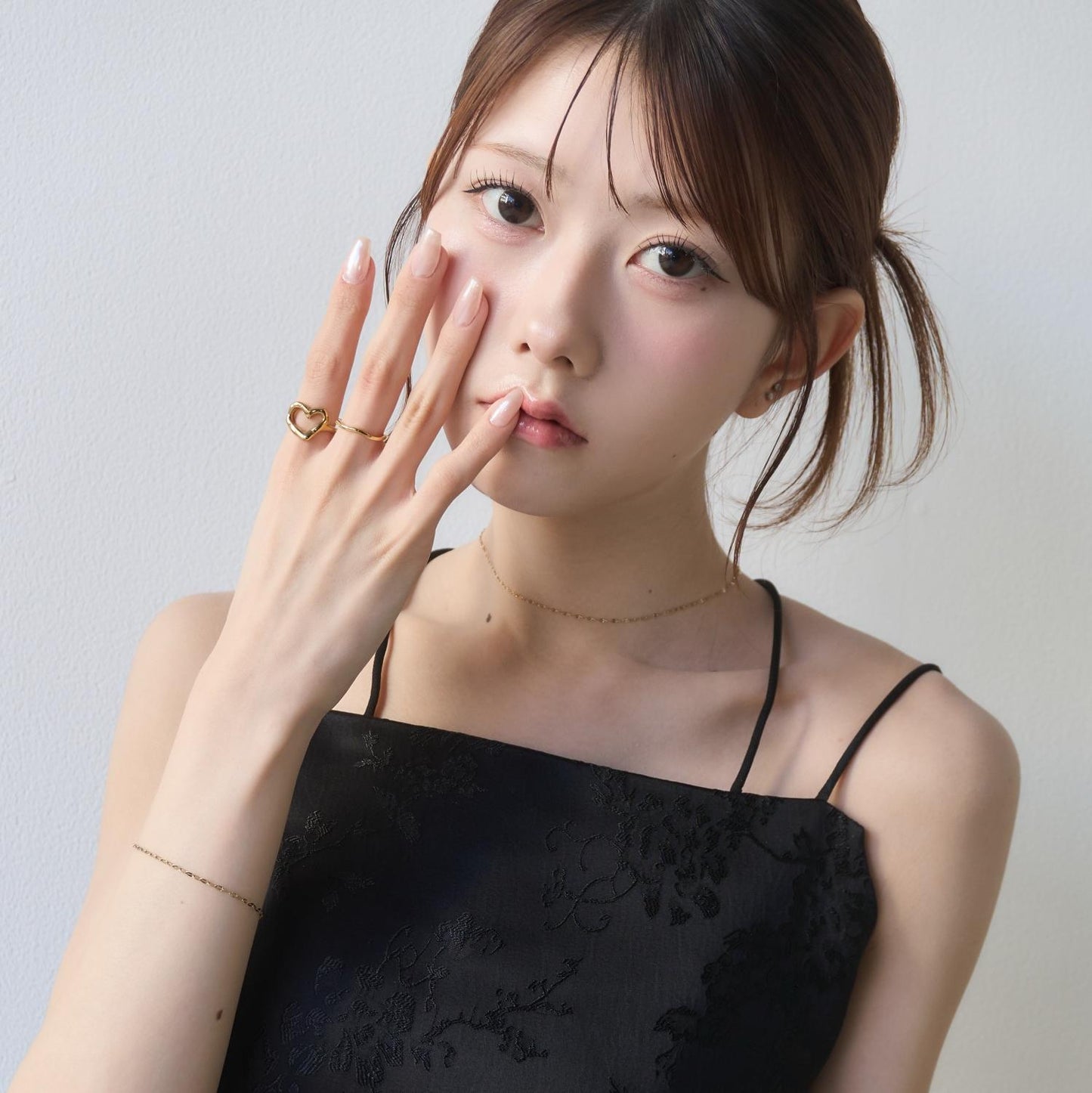 
                  
                    ペタルチェーンブレスレット【AKB48 千葉恵里さん着用】
                  
                