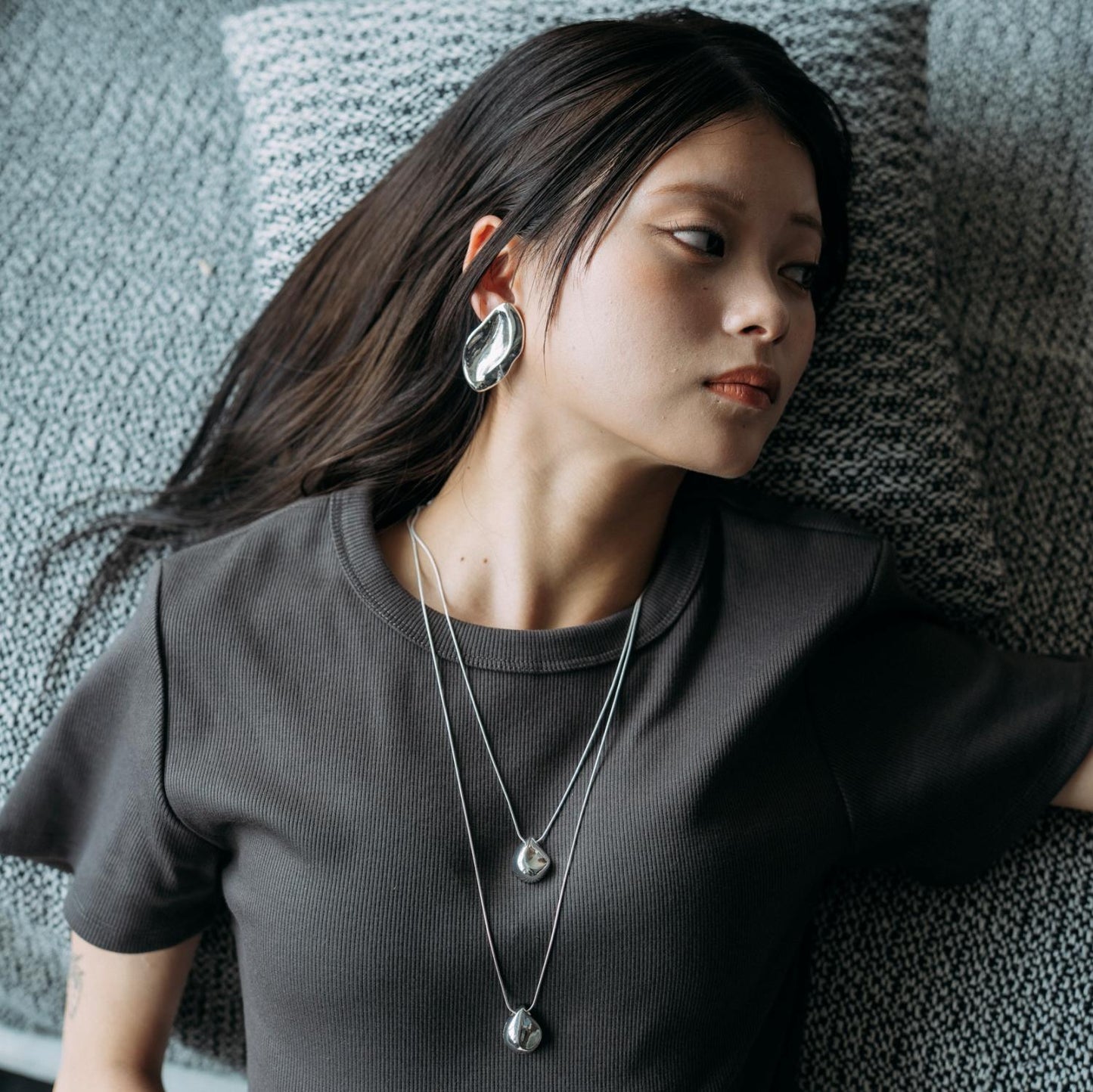 
                  
                    Smooth D Motif Necklace
                  
                