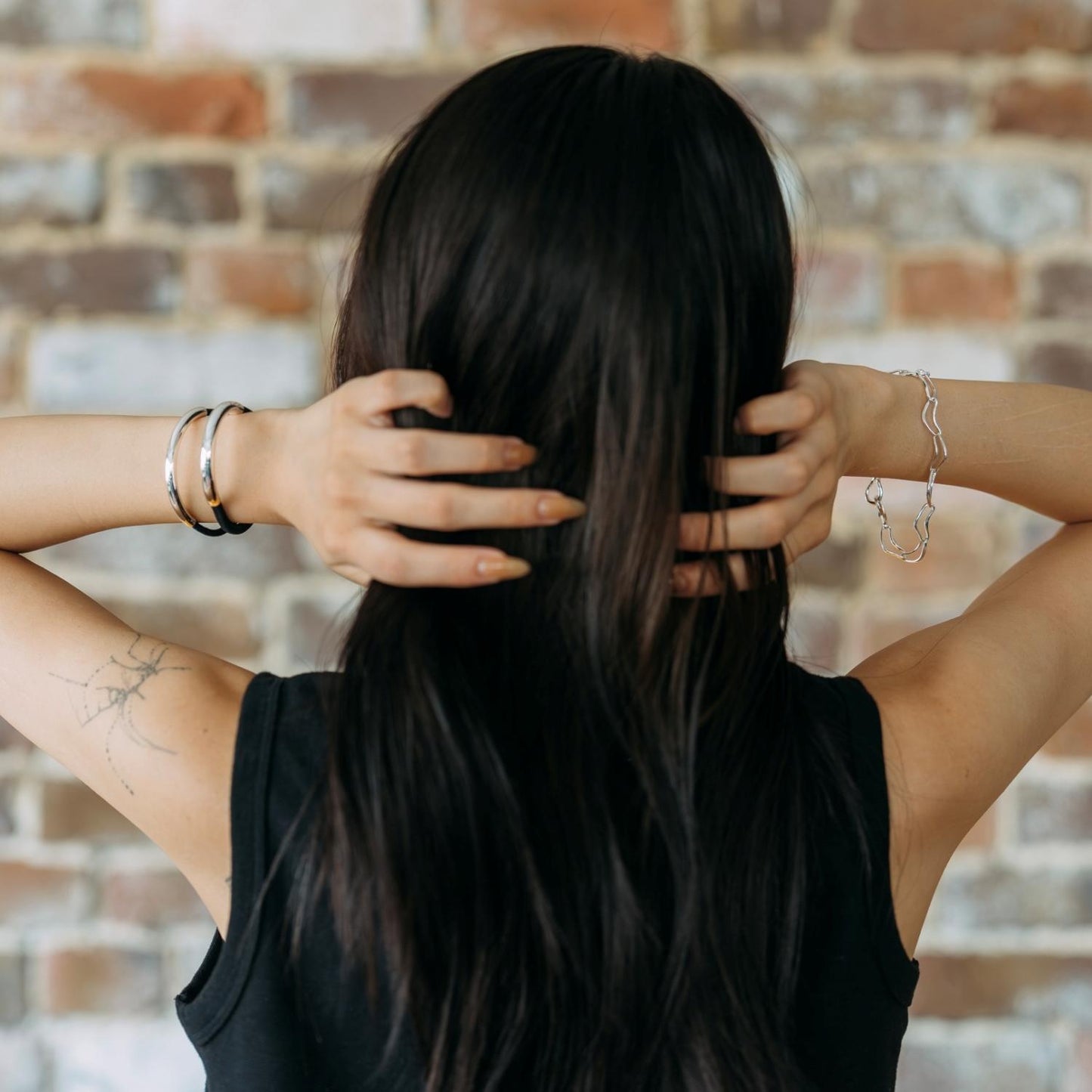 
                  
                    【予約】Metal Tube Hair Tie 2pcs SET
                  
                