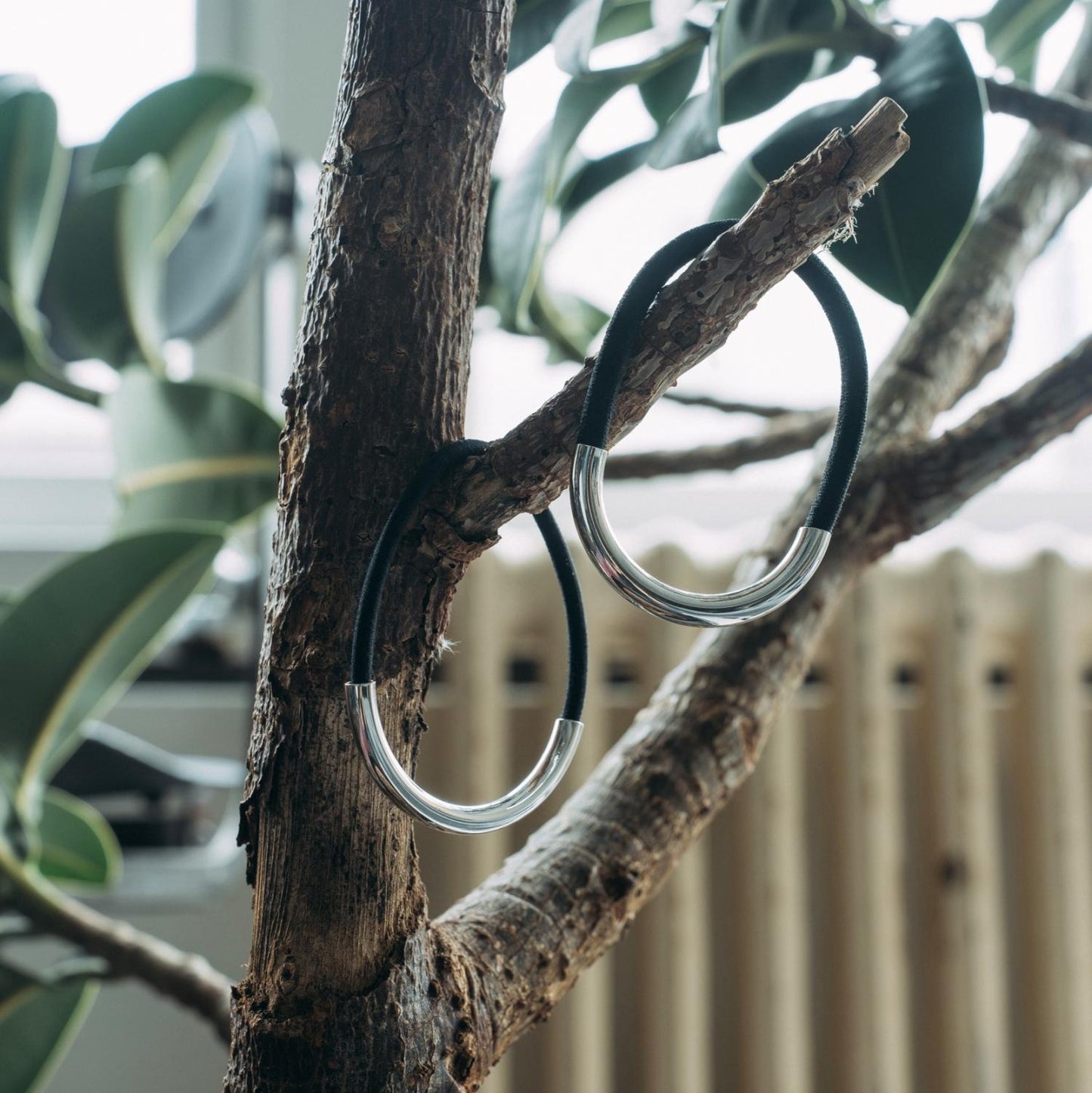 
                  
                    【予約】Metal Tube Hair Tie 2pcs SET
                  
                