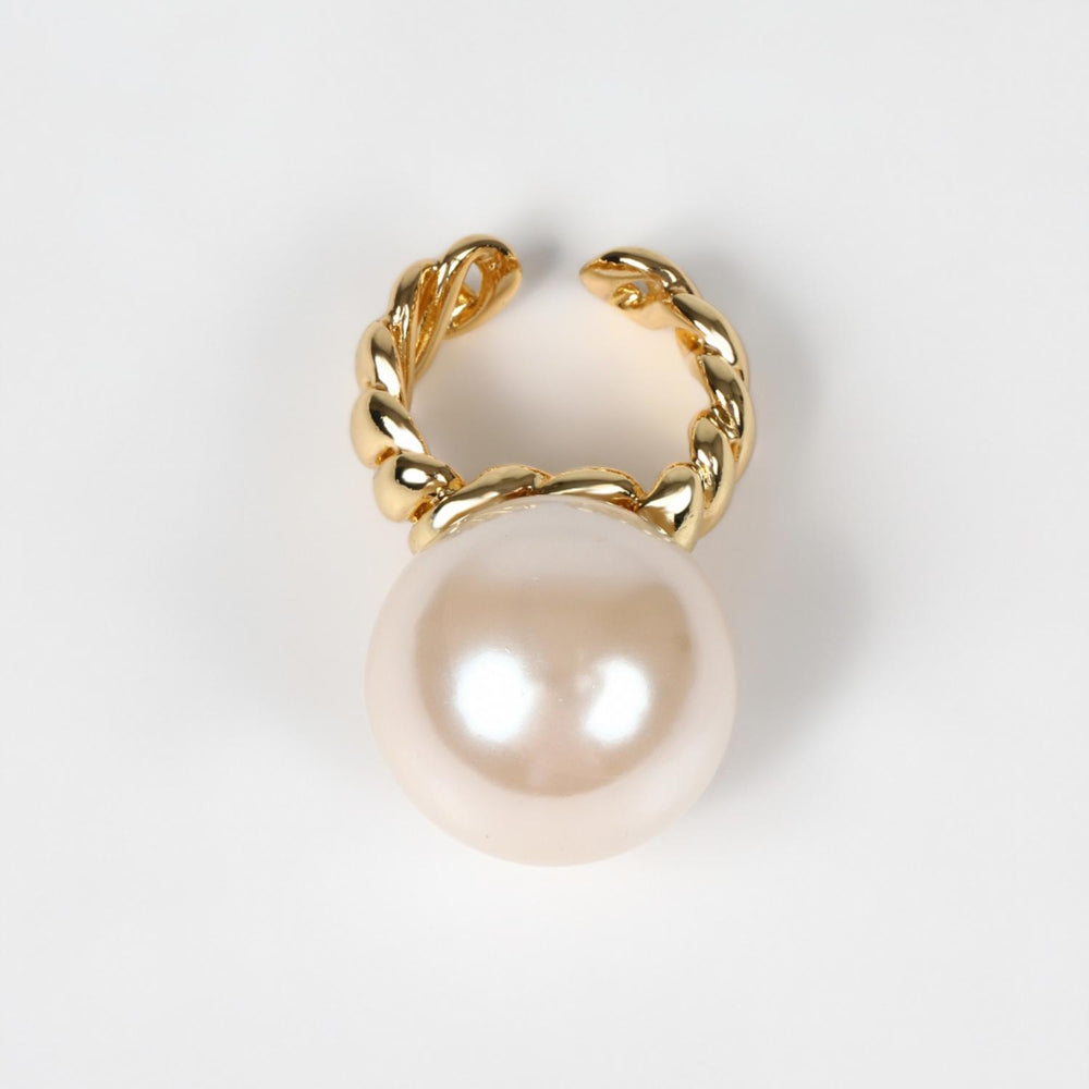 
                  
                    Big Pearl Ring
                  
                