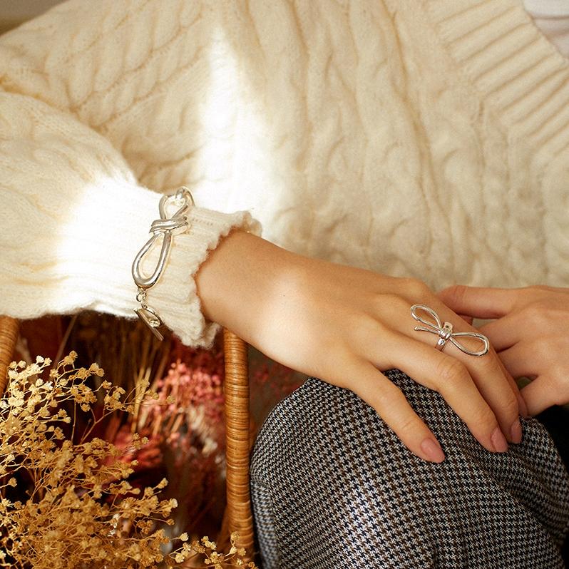 Knotting Ring