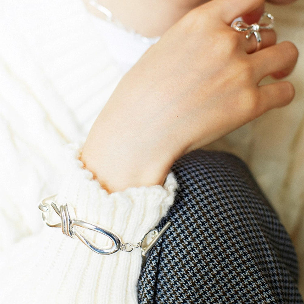 Knotting Bracelet