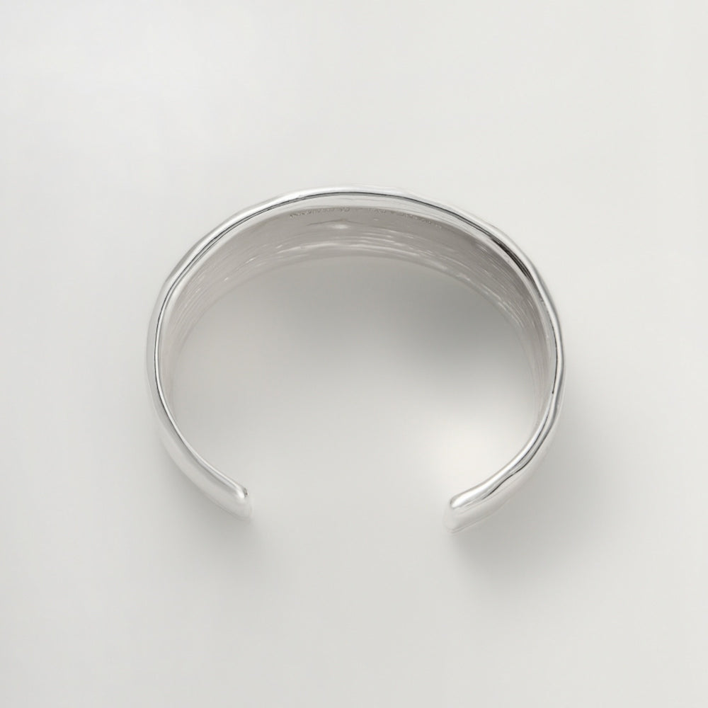 
                  
                    Hammering polish Bangle
                  
                