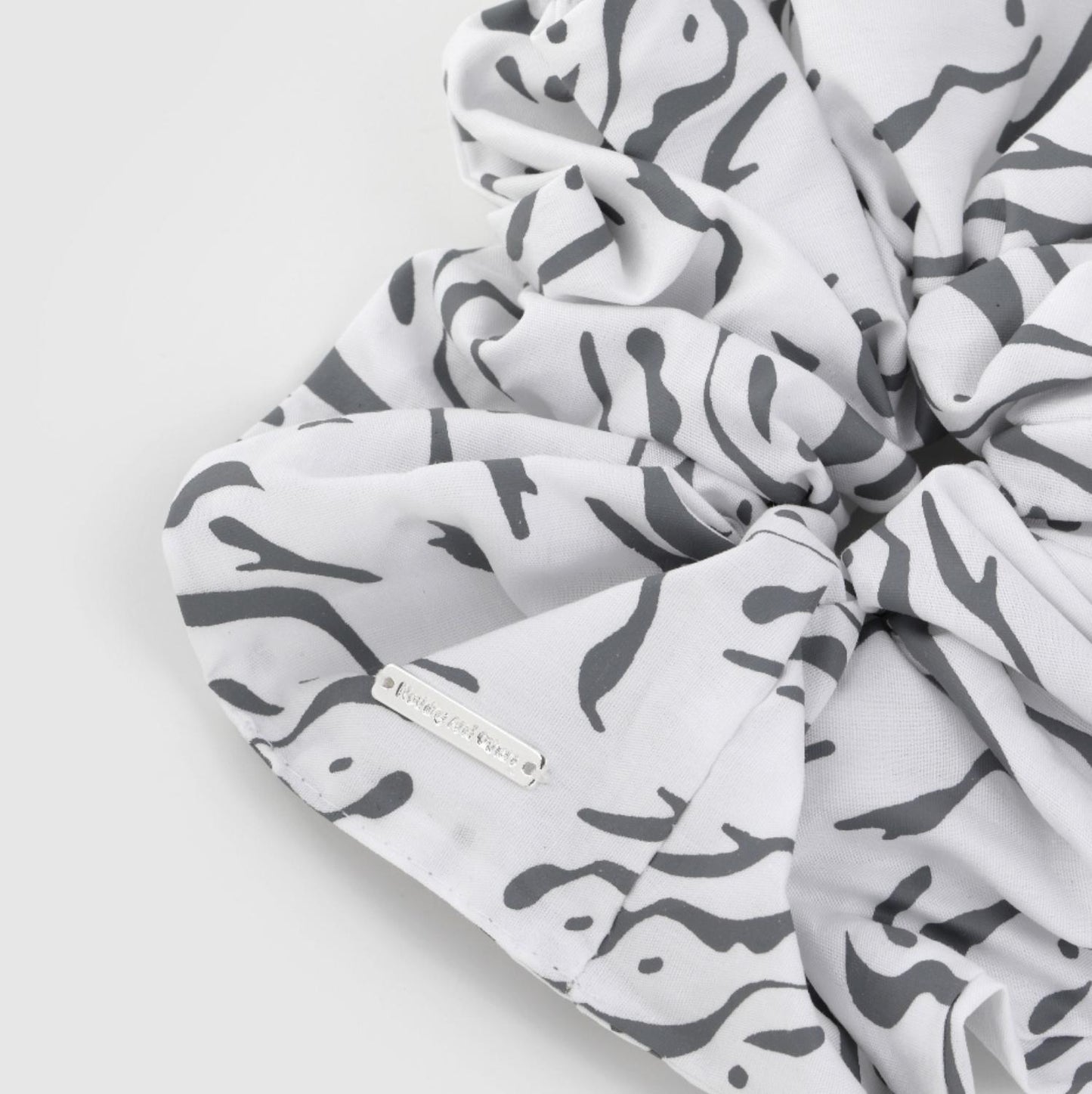 
                  
                    Sea Grass Scrunchie & Hairpin Set
                  
                