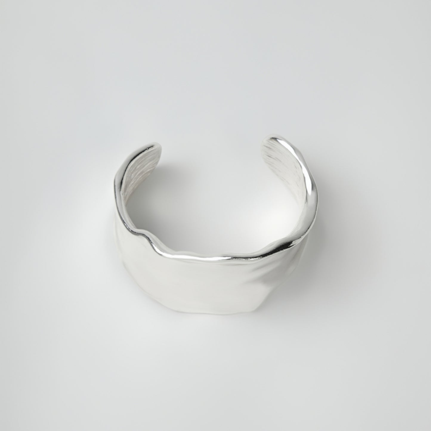 
                  
                    Edge nuance Bangle
                  
                