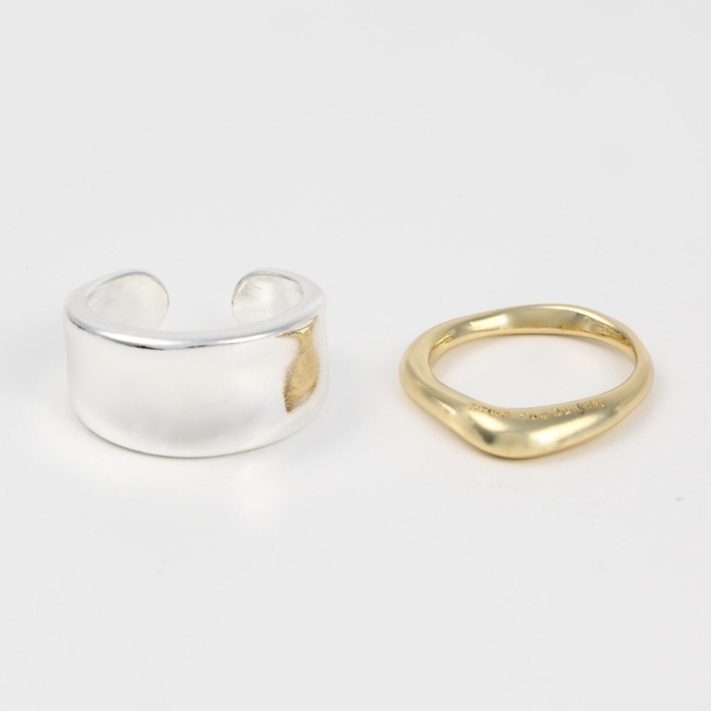 
                  
                    Smooth D Ring
                  
                