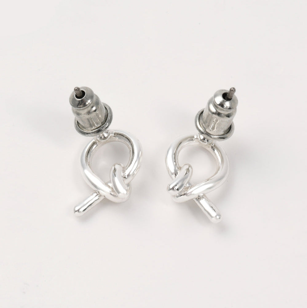 
                  
                    Tinyknott Pierce
                  
                
