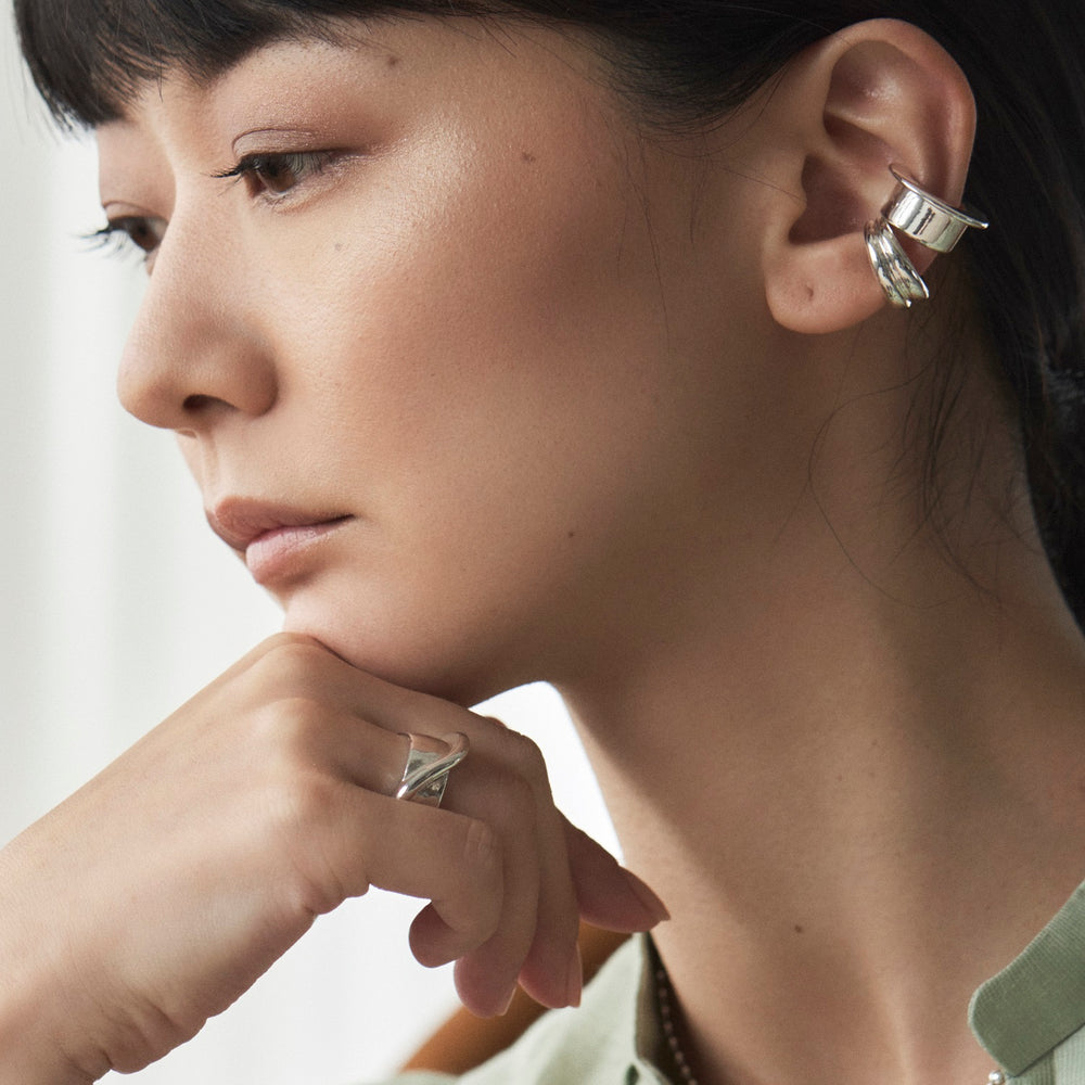 
                  
                    Double moco Earcuff
                  
                