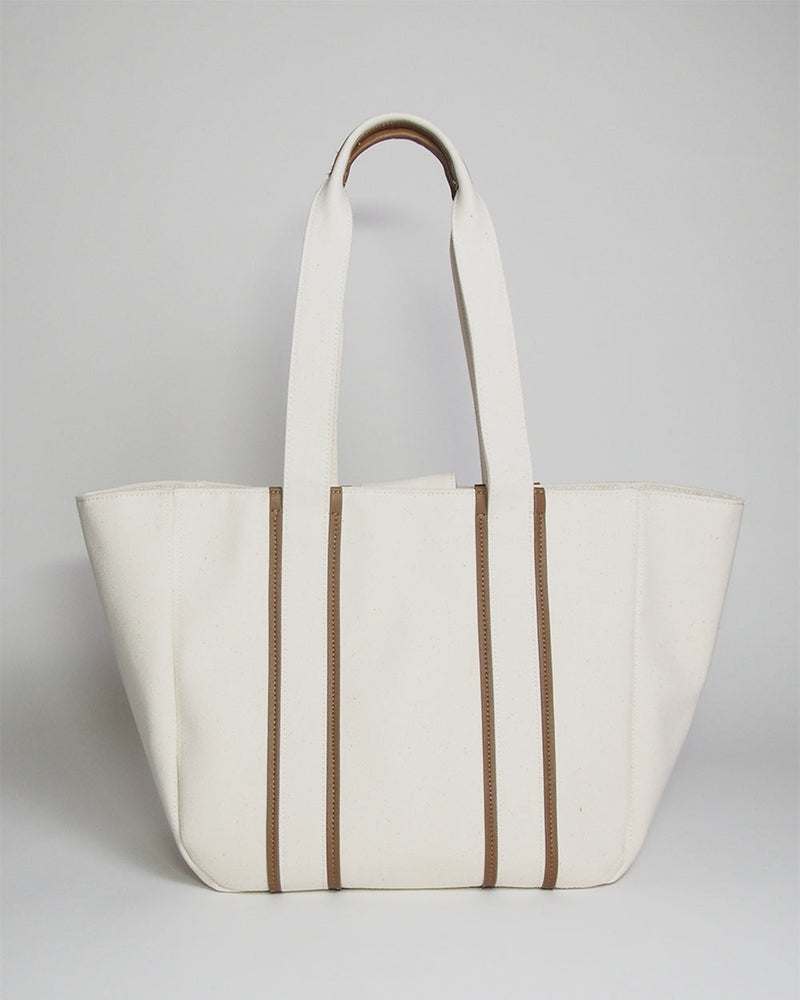 
                  
                    RECYCLED CANVAS line tote (L)
                  
                