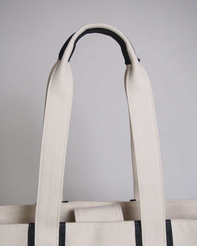 
                  
                    RECYCLED CANVAS line tote (L)
                  
                