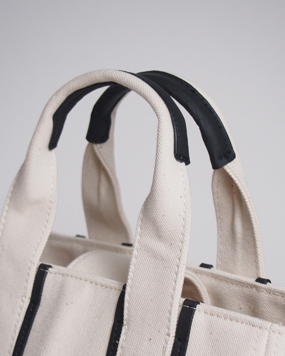 
                  
                    [CUSTOMIZE] RECYCLED CANVAS line tote (S) 
                  
                