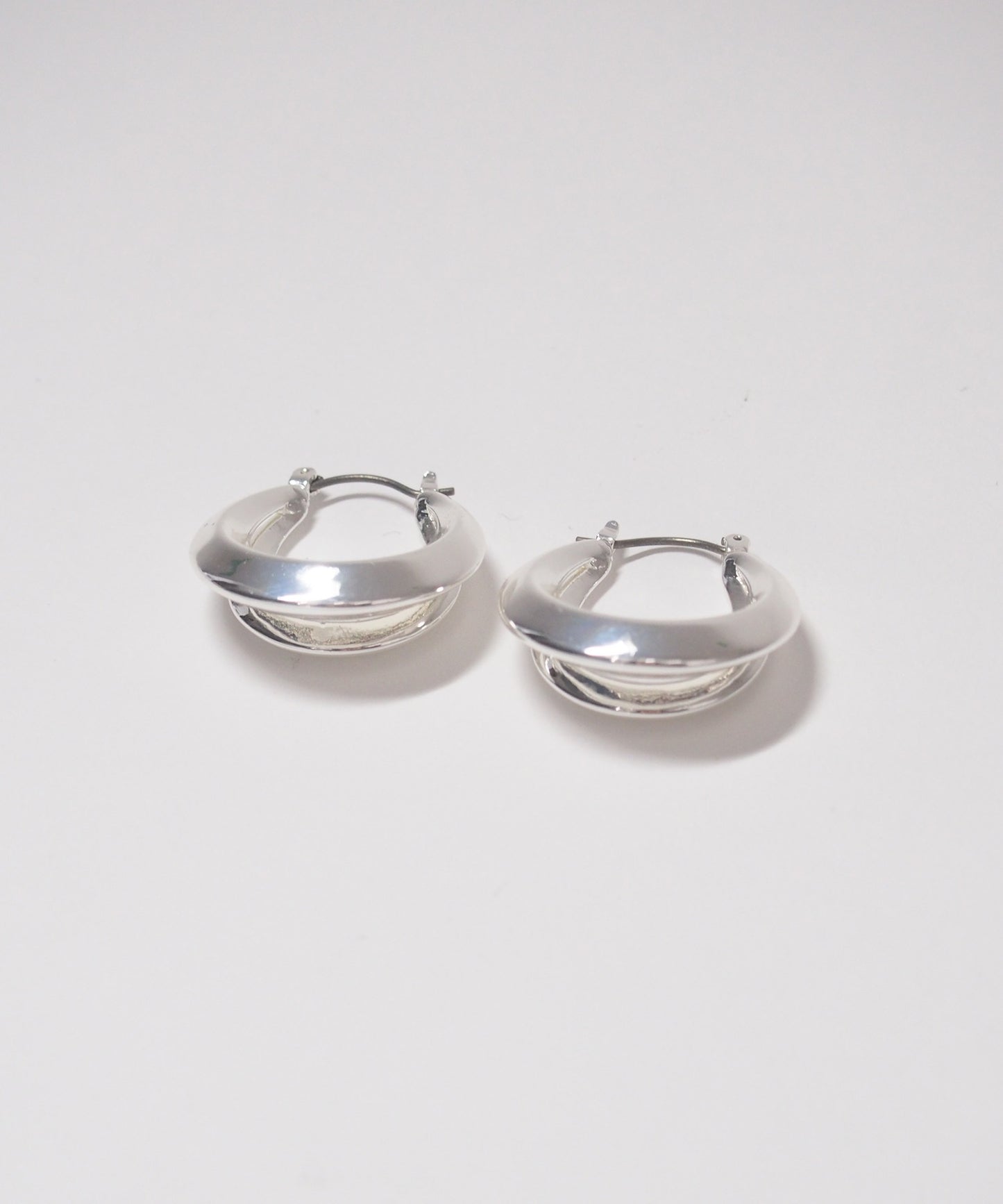 
                  
                    Edge 2 Line pierce
                  
                