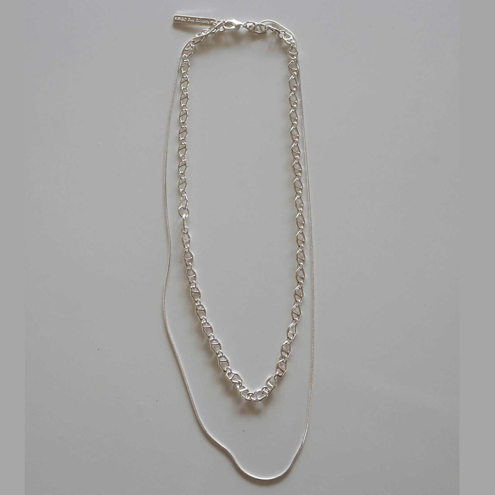 W Chain Necklace – Donnaruma