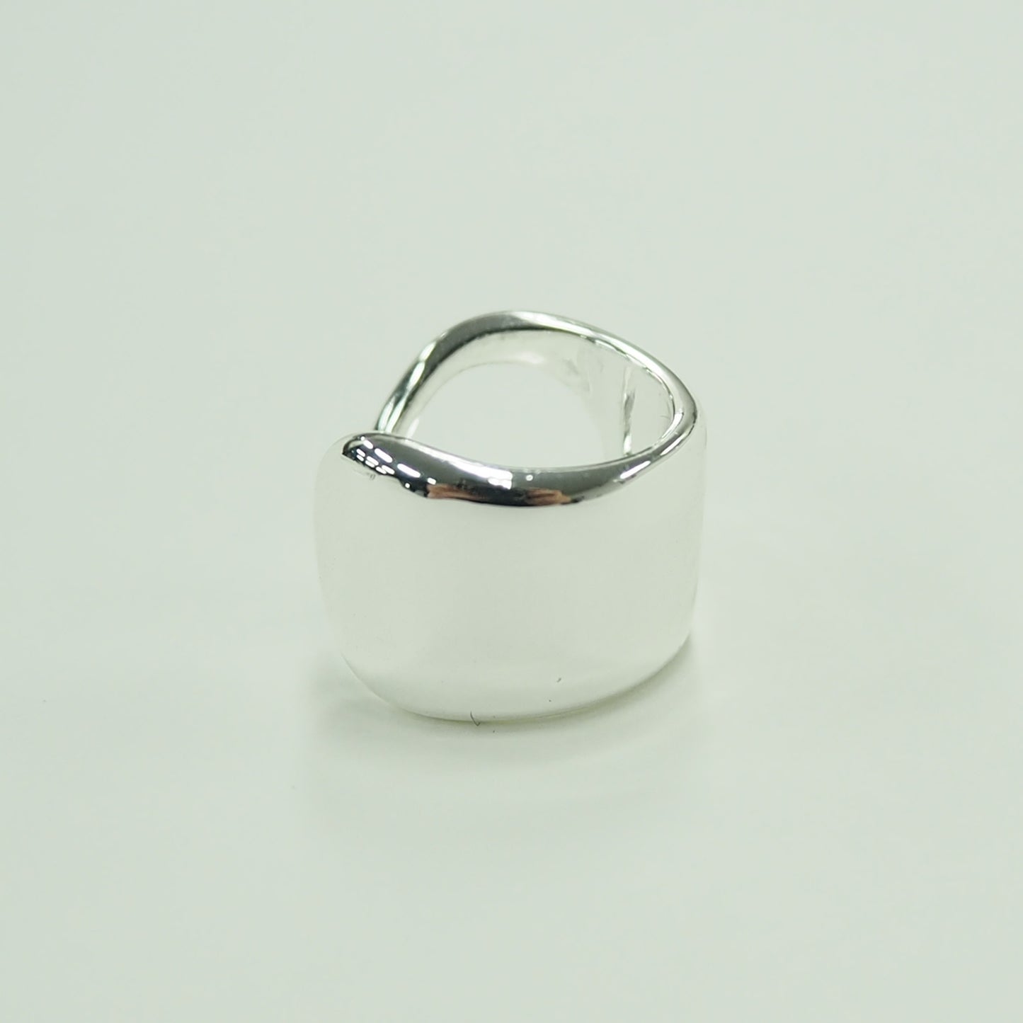 
                  
                    Sidehole Earcuff
                  
                