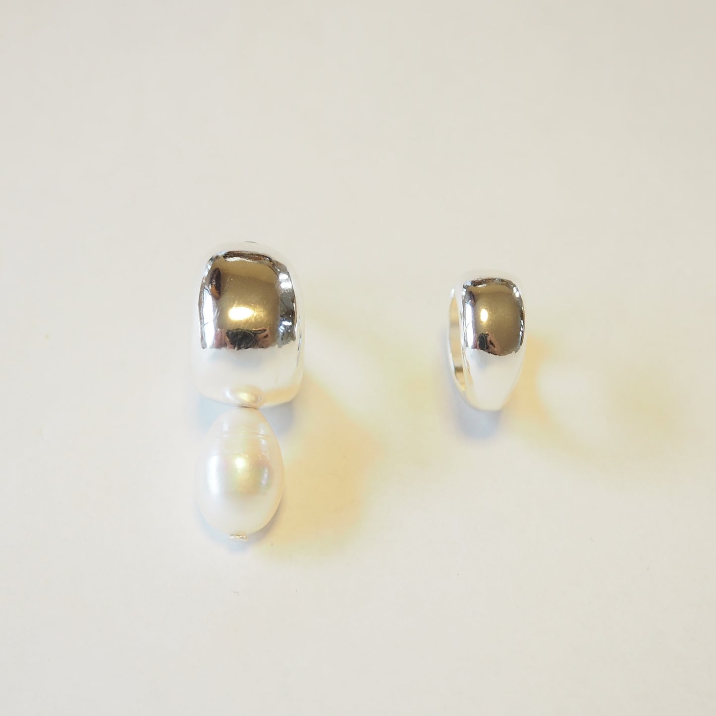 
                  
                    Fresh water pearl Ear Set 
                  
                