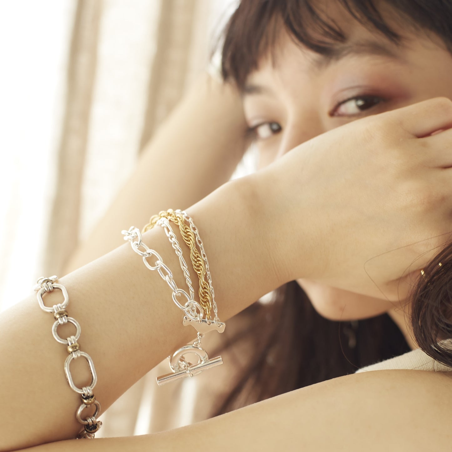 
                  
                    Connect chain bracelet
                  
                