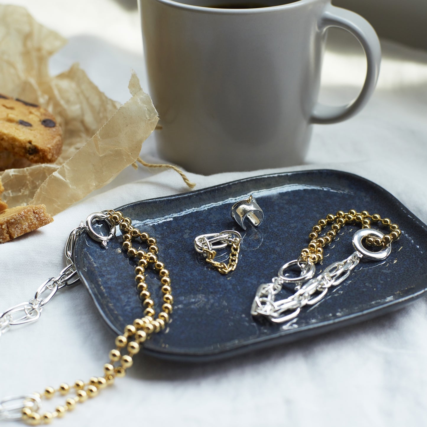 
                  
                    Solid chain mix Ring
                  
                