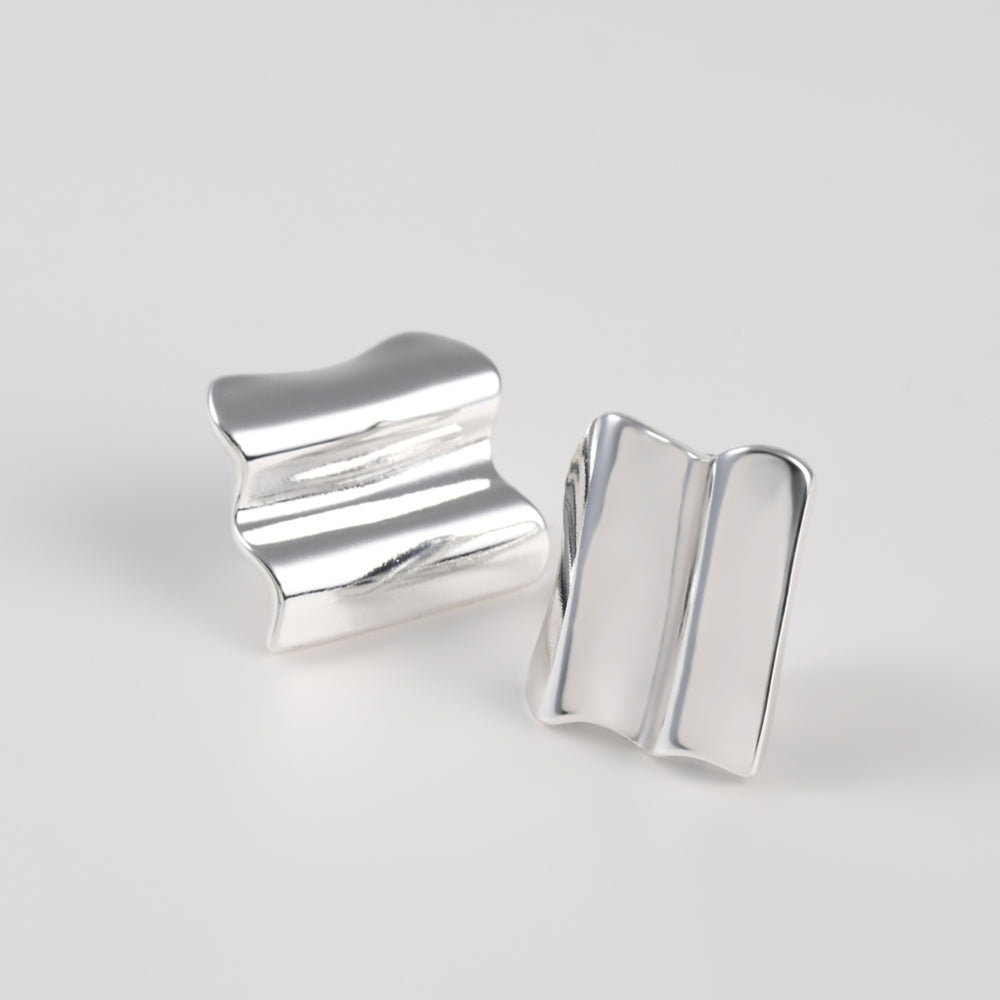 
                  
                    wave square earrings 
                  
                