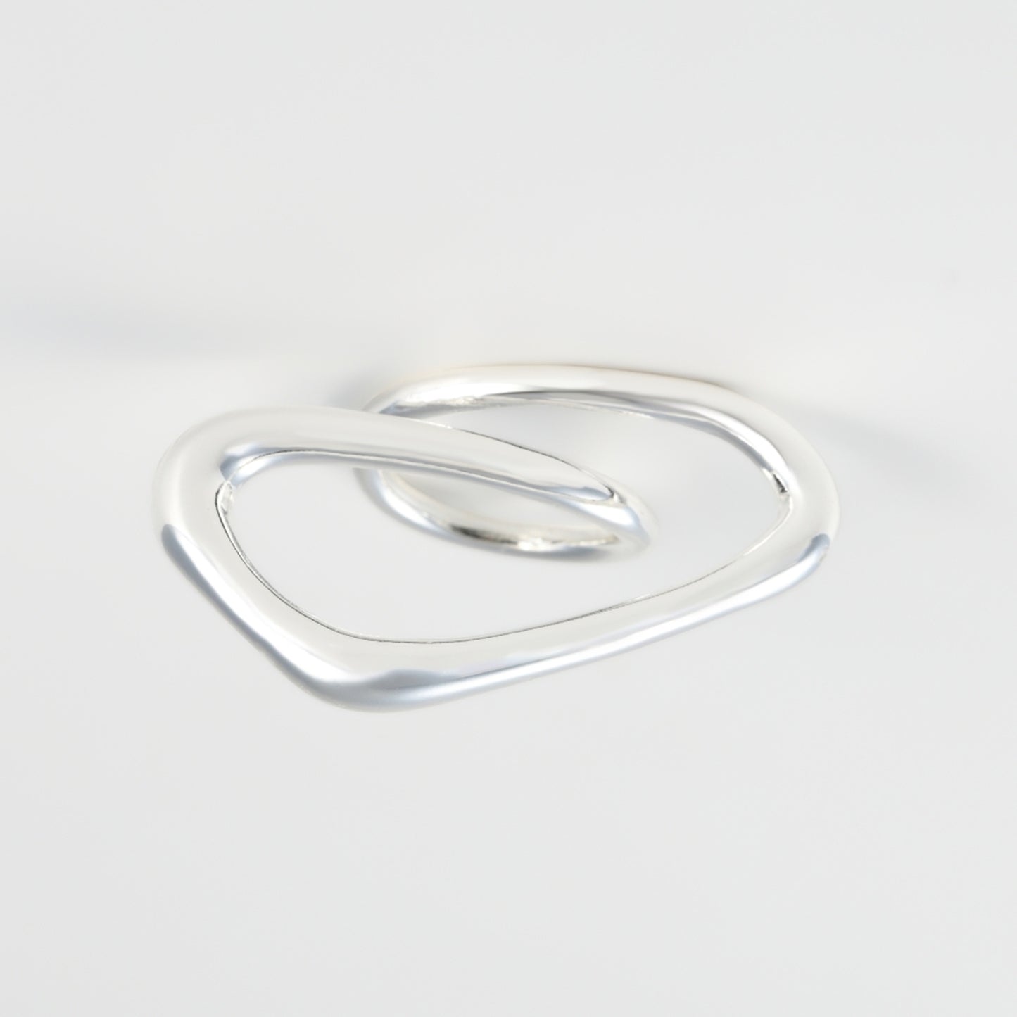 
                  
                    Nuance line triangle Ring
                  
                